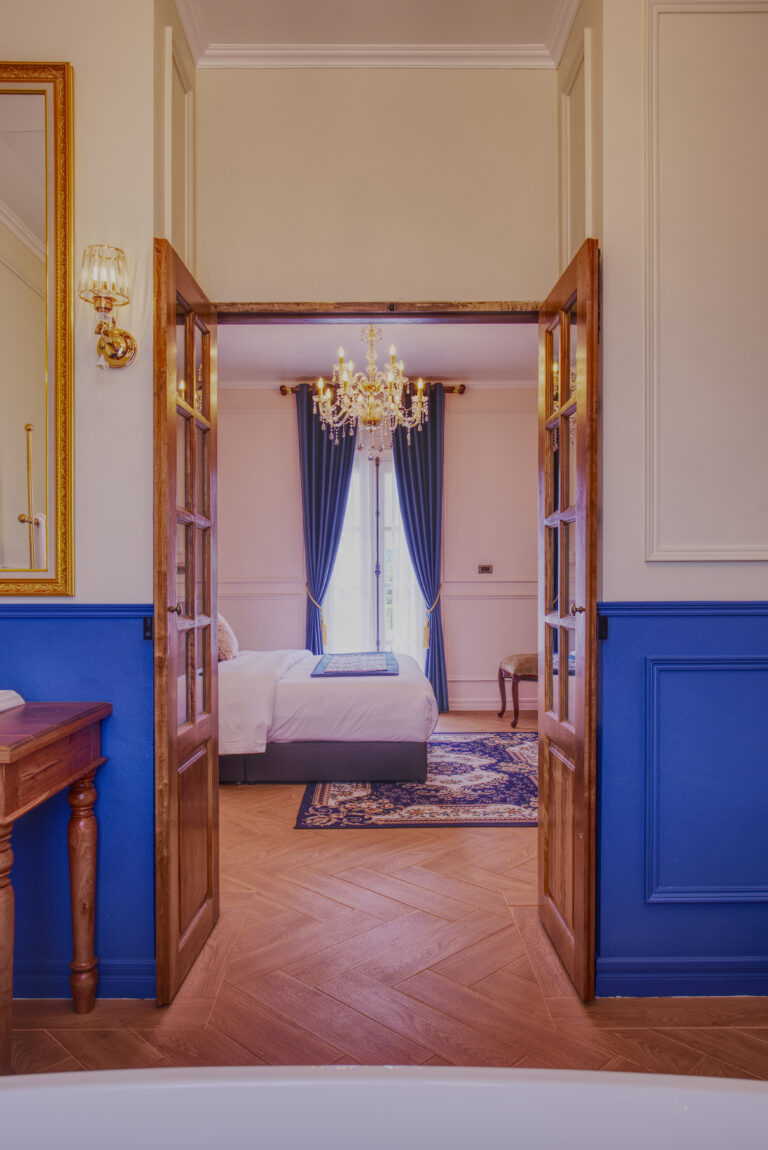 Chambre Soleil viewed from bathroom