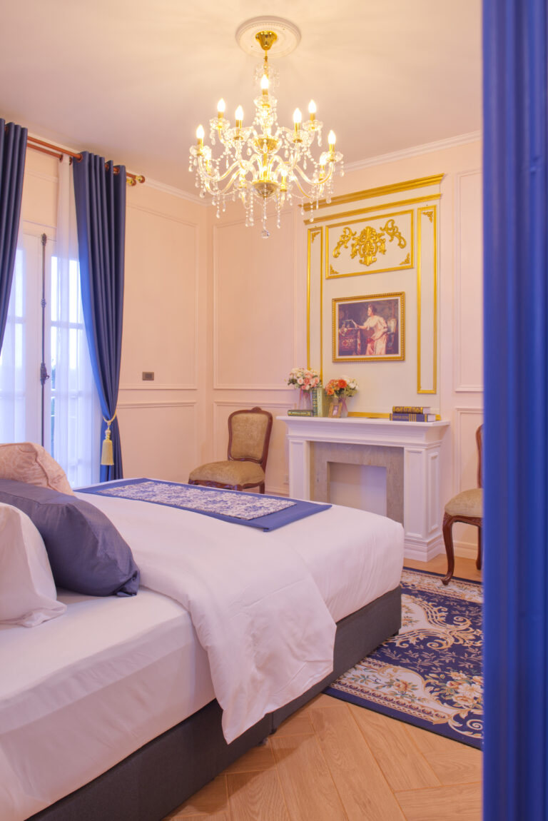 Chambre Soleil viewed from entrance